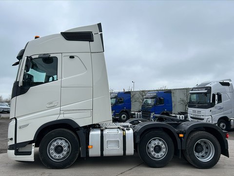 One Used Volvo FH 460bhp 6x2 Globetrotter tractor unit
 13 2dr Tractor Unit I-Shift Diesel