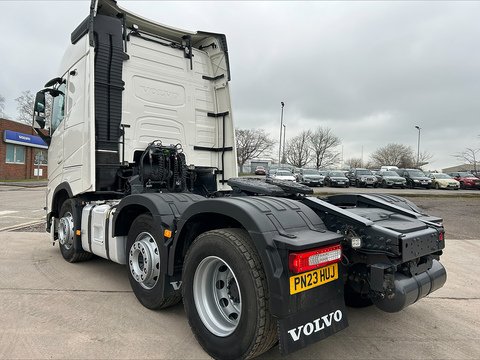 One Used Volvo FH 460bhp 6x2 Globetrotter tractor unit
 13 2dr Tractor Unit I-Shift Diesel