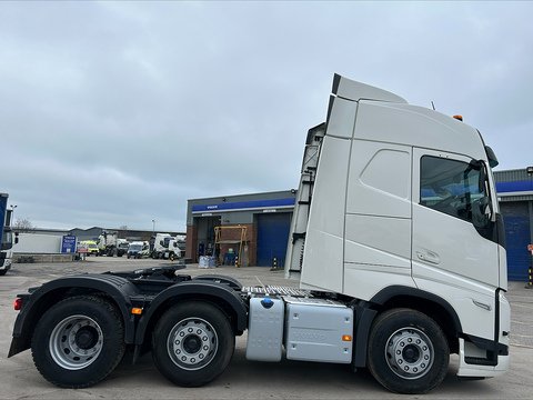One Used Volvo FH 460bhp 6x2 Globetrotter tractor unit
 13 2dr Tractor Unit I-Shift Diesel
