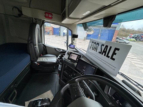 One Used Volvo FH 460bhp 6x2 Globetrotter tractor unit
 13 2dr Tractor Unit I-Shift Diesel