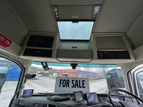 One Used Volvo FH 460bhp 6x2 Globetrotter tractor unit
 13 2dr Tractor Unit I-Shift Diesel