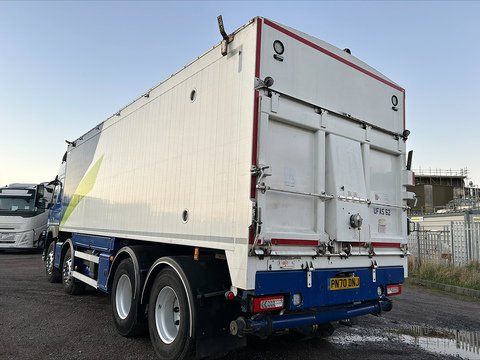 One Used Volvo FM 430bhp 8x4 rigid 11 2dr Tipper I-Shift Diesel