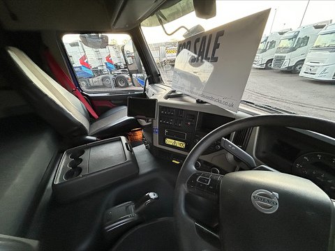 One Used Volvo FM 430bhp 8x4 rigid 11 2dr Tipper I-Shift Diesel