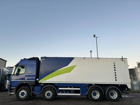 One Used Volvo FM 430bhp 8x4 rigid 11 2dr Tipper I-Shift Diesel