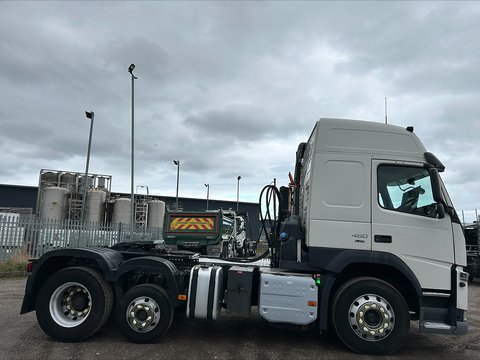 One Used Volvo FM 460bhp 6x2 Globetrotter tractor unit 11 2dr Tractor Unit I-Shift Diesel/LNG