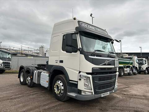 One Used Volvo FM 460bhp 6x2 Globetrotter tractor unit 11 2dr Tractor Unit I-Shift Diesel/LNG