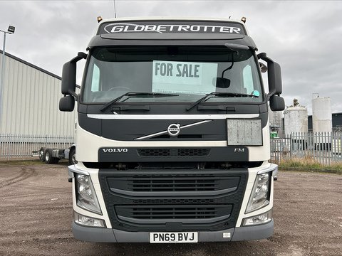 One Used Volvo FM 460bhp 6x2 Globetrotter tractor unit 11 2dr Tractor Unit I-Shift Diesel/LNG