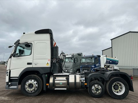 One Used Volvo FM 460bhp 6x2 Globetrotter tractor unit 11 2dr Tractor Unit I-Shift Diesel/LNG