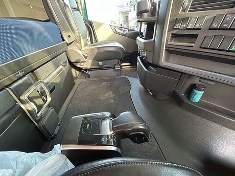 One Used Volvo FH 540bhp 6x2 Globetrotter XL tractor unit 12.8 2dr Tractor Unit I-Shift Diesel