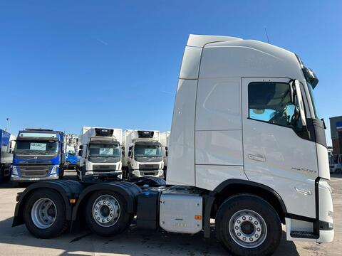 One Used Volvo FH 500bhp 6x2 Globetrotter XL tractor unit 12.8 2dr Tractor Unit I-Shift Diesel