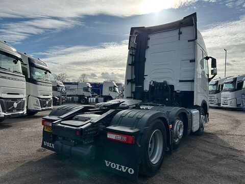 One Used Volvo FH 460bhp 6x2 Globetrotter tractor unit
 12.8 2dr Tractor Unit I-Shift Diesel