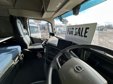 One Used Volvo FH 460bhp 6x2 Globetrotter tractor unit
 12.8 2dr Tractor Unit I-Shift Diesel