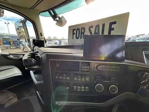One Used Volvo FH 460bhp 6x2 Globetrotter tractor unit
 12.8 2dr Tractor Unit I-Shift Diesel