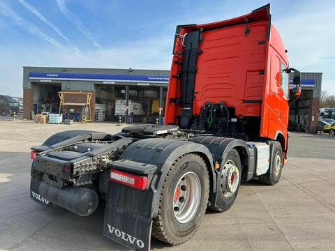 One Used Volvo FH 460bhp 6x2 Globetrotter tractor unit 12.8 2dr Tractor Unit I-Shift Diesel