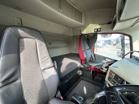 One Used Volvo FH 460bhp 6x2 Globetrotter tractor unit 12.8 2dr Tractor Unit I-Shift Diesel