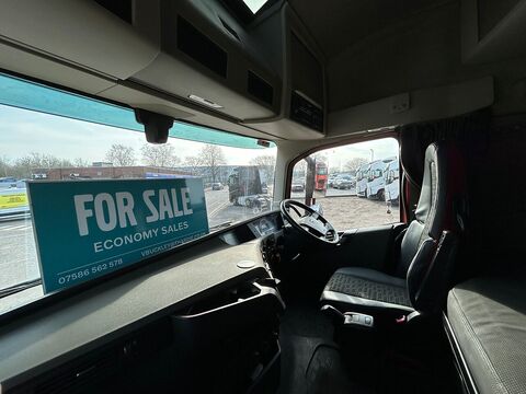 One Used Volvo FH 460bhp 6x2 Globetrotter tractor unit 12.8 2dr Tractor Unit I-Shift Diesel