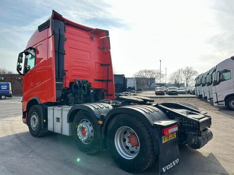 One Used Volvo FH 460bhp 6x2 Globetrotter tractor unit 12.8 2dr Tractor Unit I-Shift Diesel