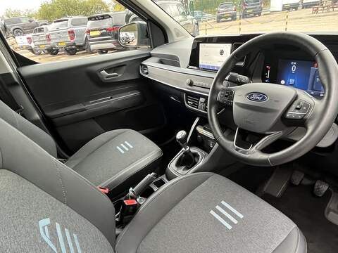 Ford Transit Courier 100ps Active Swb Euro 6 with Air Con, Sat Nav Car Play & Reversing Camera - N4286