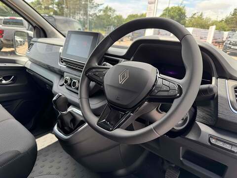 Renault Trafic E-Tech 120ps Ll30 Advance 90kWh LWB with Air Con, Apple Car Play, Rear Sensors & 2 Keys - N4425