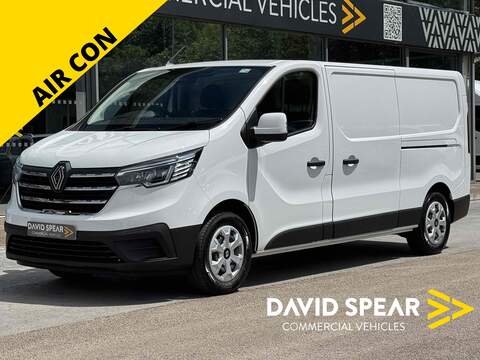 Renault Trafic 250ps Hard Top X-dynamic SE Full Black Edition Kit 4WD with 19" Alloys, Sat Nav & Leather 3.0 3dr Car Derived Van Automatic Diesel