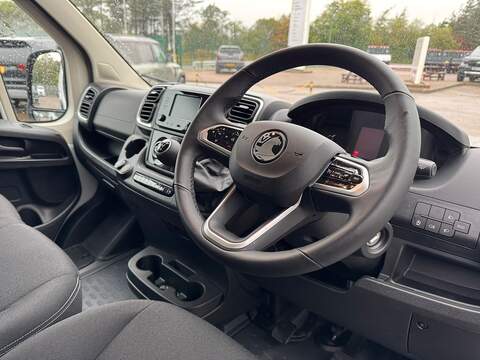 Vauxhall Movano Cdti 140ps F3500 Prime L2 H2 MWB Medium Roof with Air Con & Reversing Camera - N4510