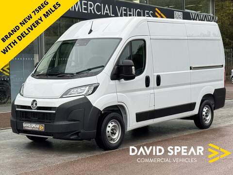Vauxhall Movano CDTi 140ps 3500 BiTurbo Dynamic FWD L3H2 3.6M Euro 6 with Air Con, Sat Nav, Cruise Control & 1 Owner 2.2 5dr Panel Van Manual Diesel