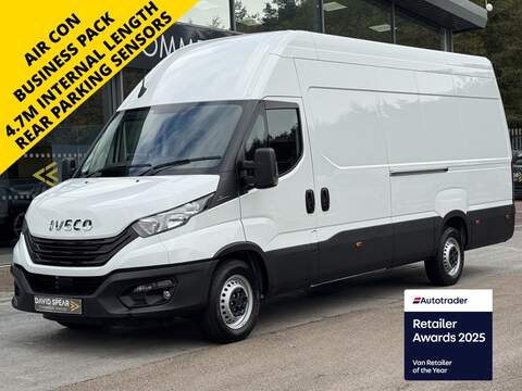 Iveco Daily 35S14 3520 MWB High Roof Panel Van 140ps with Air Con, Ply Lined, Rear Parking Sensors 2.3 Panel Van Manual Diesel
