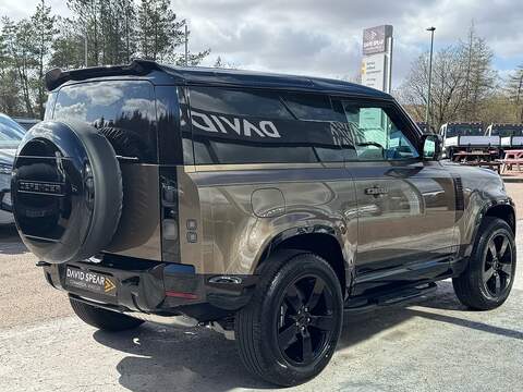Land Rover Defender 90 3.0cc 350ps D350 Hard Top X-Dynamic HSE with Heated Leather Seats & DSCV Kit Inc 20" Alloys - N4741