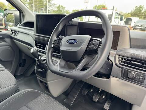 Ford Transit Custom 110ps 300 Leader Euro 6 with Apple Car Play, Rear Sensors, Ply Lined & 1 Owner - U104899