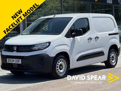 Vauxhall Combo CDTi 140ps 3500 BiTurbo Dynamic FWD L2H2 3.1M Euro 6 with Air Con, Sat Nav & Low Mileage 2.2 5dr Panel Van Manual Diesel