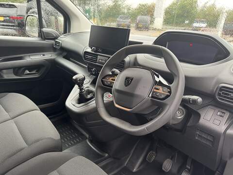 Peugeot Partner Hdi 100ps 1000 Professional Euro 6 with Air Con, Cruise & Rear Sensors - U105385