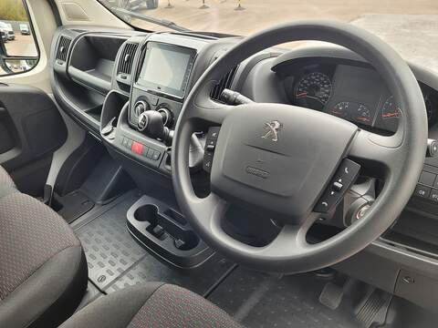 Peugeot Boxer L3H2 Blue Hdi 335 Professional Premium +  with Sat Nav, Car Play, Rear Parking Sensors, Ply Lined - U105441
