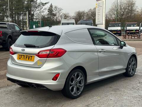 Ford Fiesta Van T EcoBoost MHEV Sport 1.0 125PS Euro 6 with 1 Owner, 2 Keys, Aircon, Car Play & 17" Alloys - U105468