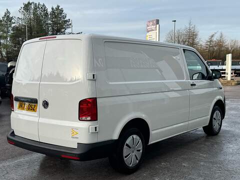 Volkswagen Transporter 2.0 TDI T26 Startline 110PS SWB Euro 6 with 1 Owner, Air Con, Reverse Sensors, Car Play & Cruise - U105470
