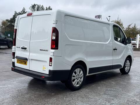 Renault Trafic dCi 130PS SL30 Extra EURO 6 With Air Con & Sat Nav - U105476