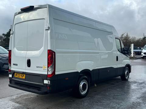 Iveco Daily 2.3D 136PS HPI 14V 35S 3520 H2 Euro 6 with 1 Owner, Reverse Sensors & Aircon - U105518