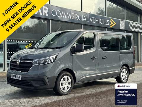 Renault Trafic 2.0dCi 150PS SL28 Business Minibus Double Cab Euro 6 with 1 Owner, 2 keys & 9 Seats 2.0 4dr Minibus Manual Diesel