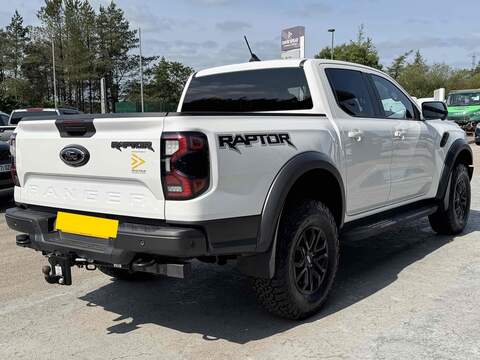 Ford Ranger 210ps Raptor 4WD with 17" Alloys, All Terrain Tyres, Tow Pack, Sat Nav & Leather Raptor Seats - U105532