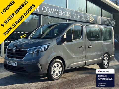 Renault Trafic 2.0dCi 150PS SL28 Business 9 Seat Minibus Euro 6 with 1 Owner, 2 keys 2.0 4dr Minibus Manual Diesel