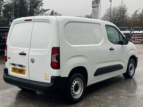 Vauxhall Combo Turbo D 2000 Dynamic 1.0 100PS with Aircon, Reverse Sensors, Cruise Control & DAB - U105551