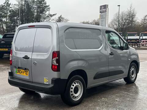 Vauxhall Combo Prime Electric 2300 50kWh 136PS Electric Auto with Aircon, Reverse Sensors & Car Play - U105561