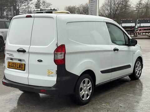 Ford Transit Courier 1.5 TDCi Trend 75ps Euro 6 with Beacon, Roof Fan, DAB & Stop/Start - U105648