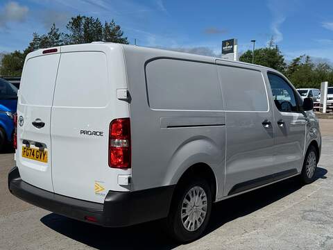 Toyota ProAce 2.0D Icon LWB 145ps Euro 6 with Air Con, Sat Nav & Car Play - U105725
