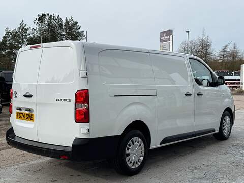 Toyota ProAce 2.0D Icon LWB 145ps Euro 6 with Air Con, Sat Nav & Car Play - U105726