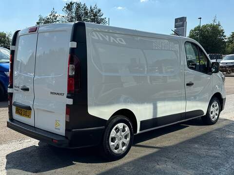 Renault Trafic DCI 130ps SL28 Business L1 SWB with Low Mileage, 1 Owner & Cruise Control - U105819