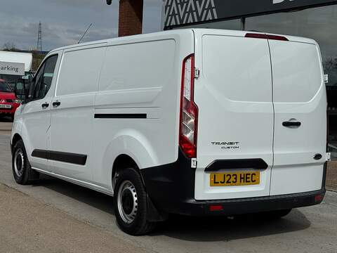 Ford Transit Custom TDCI 130ps 300 Leader L2 Lwb with Front and Rear Parking Sensors, Air Con & Ply - U105827