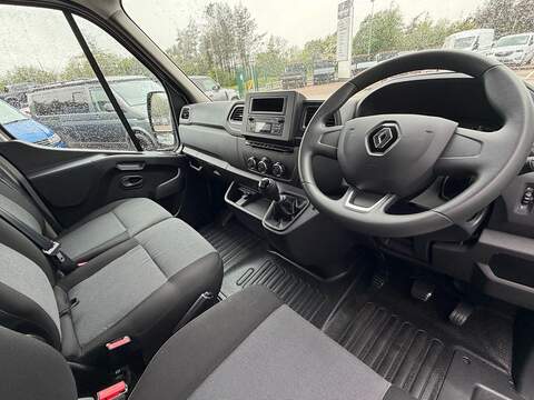 Renault Master DCI 135ps 35 Business+ L3 H2 Lwb with Air Con, 1 Owner and Low Mileage - U105841