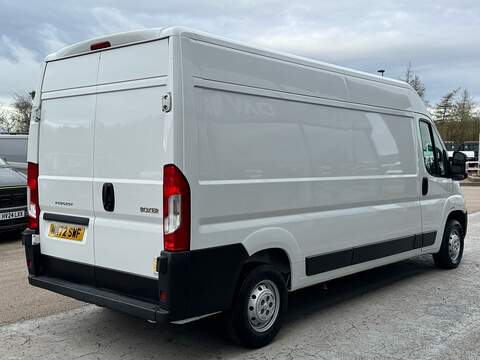 Peugeot Boxer BlueHDi 335 Professional 140ps L3H2 LWB Euro 6 with Air Con, Sat Nav & Cruise Control - U105858
