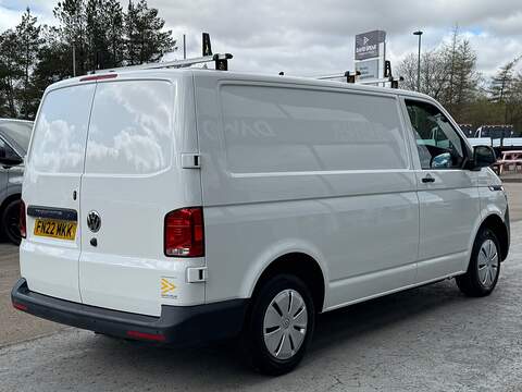 Volkswagen Transporter TDI T28 Startline 110ps SWB with Air Con, Rev Cam, Roof Rack & Deadlocks - U105864