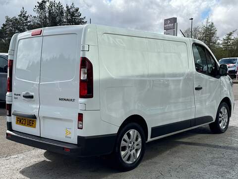 Renault Trafic DCI 170ps Sport SL28 L1 Swb Auto with Air Con, Car Play & Reverse Sensors - U105867